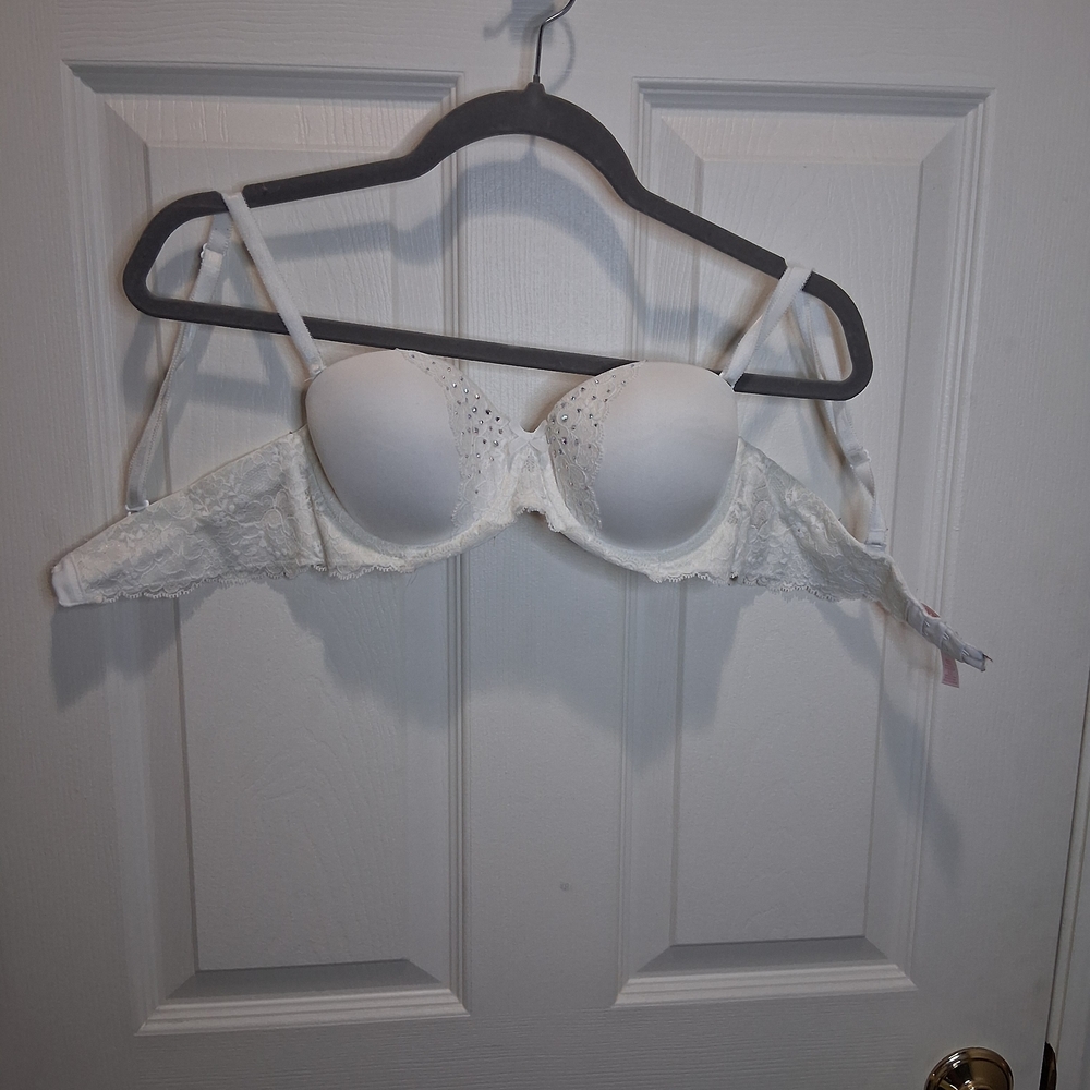 Victoria's Secret White Lace Bra